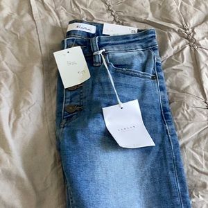 KanCan Cropped Distressed Jeans